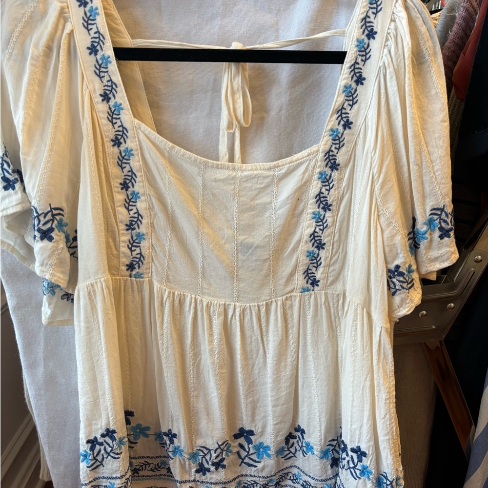 Old navy, white and blue floral blouse